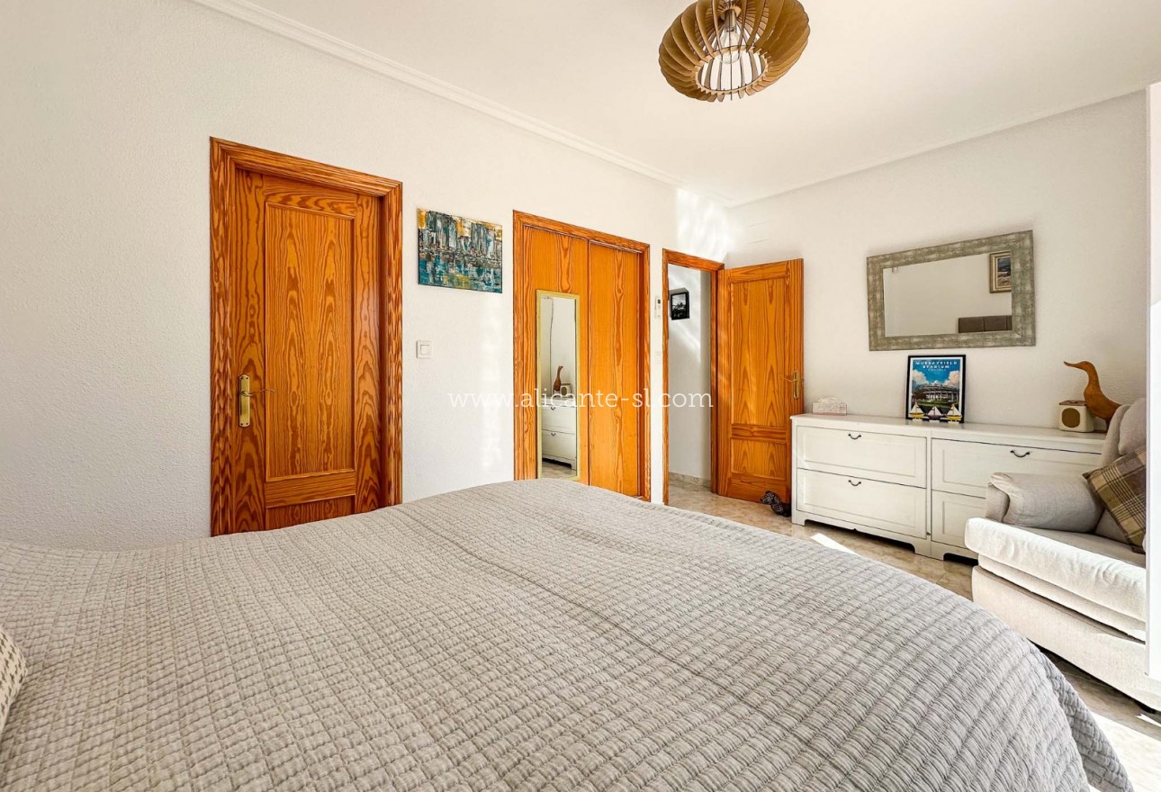 Resale - Villa / Doppelhaushälfte - Hondón de los Fráiles