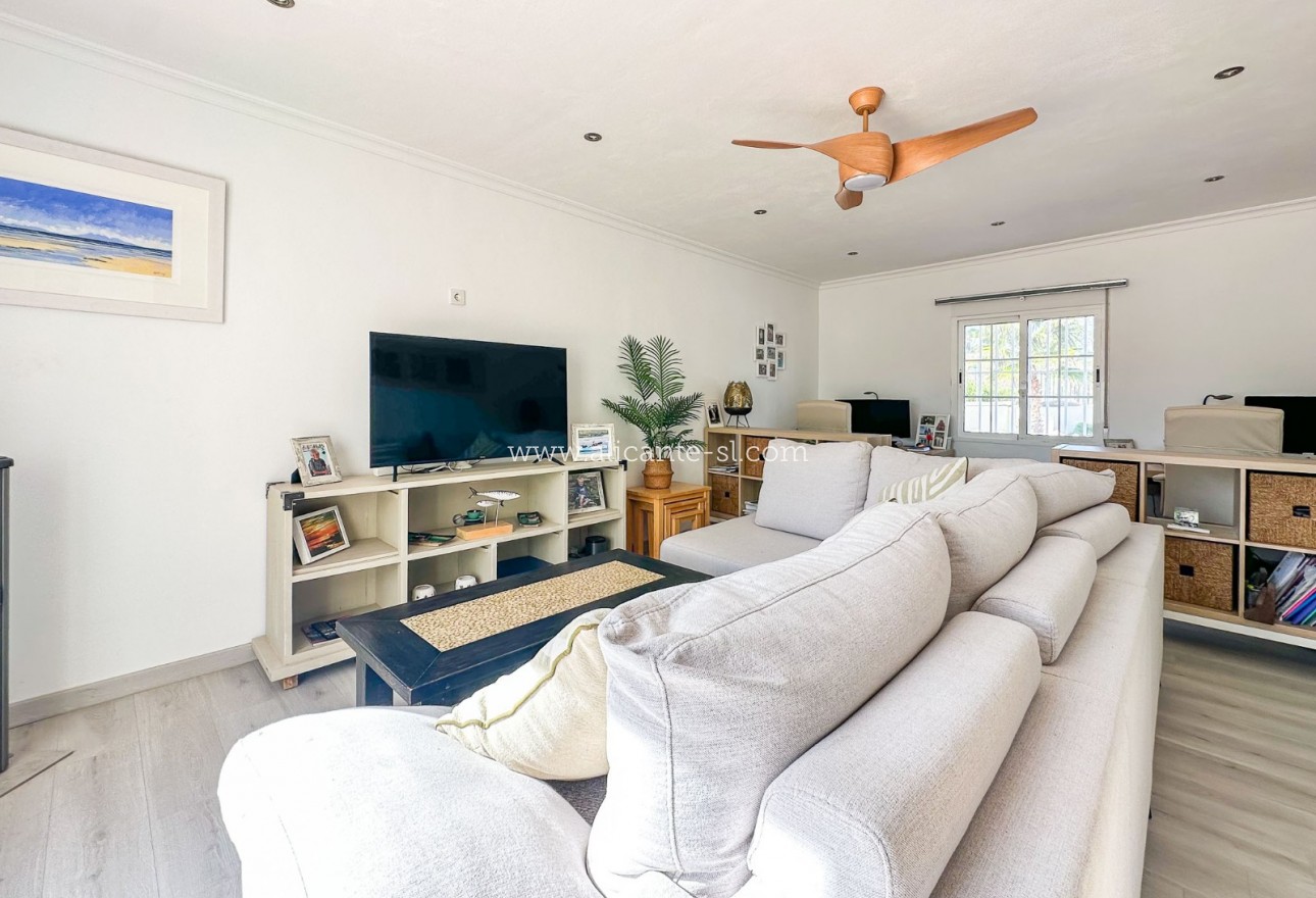 Resale - Villa / Doppelhaushälfte - Hondón de los Fráiles