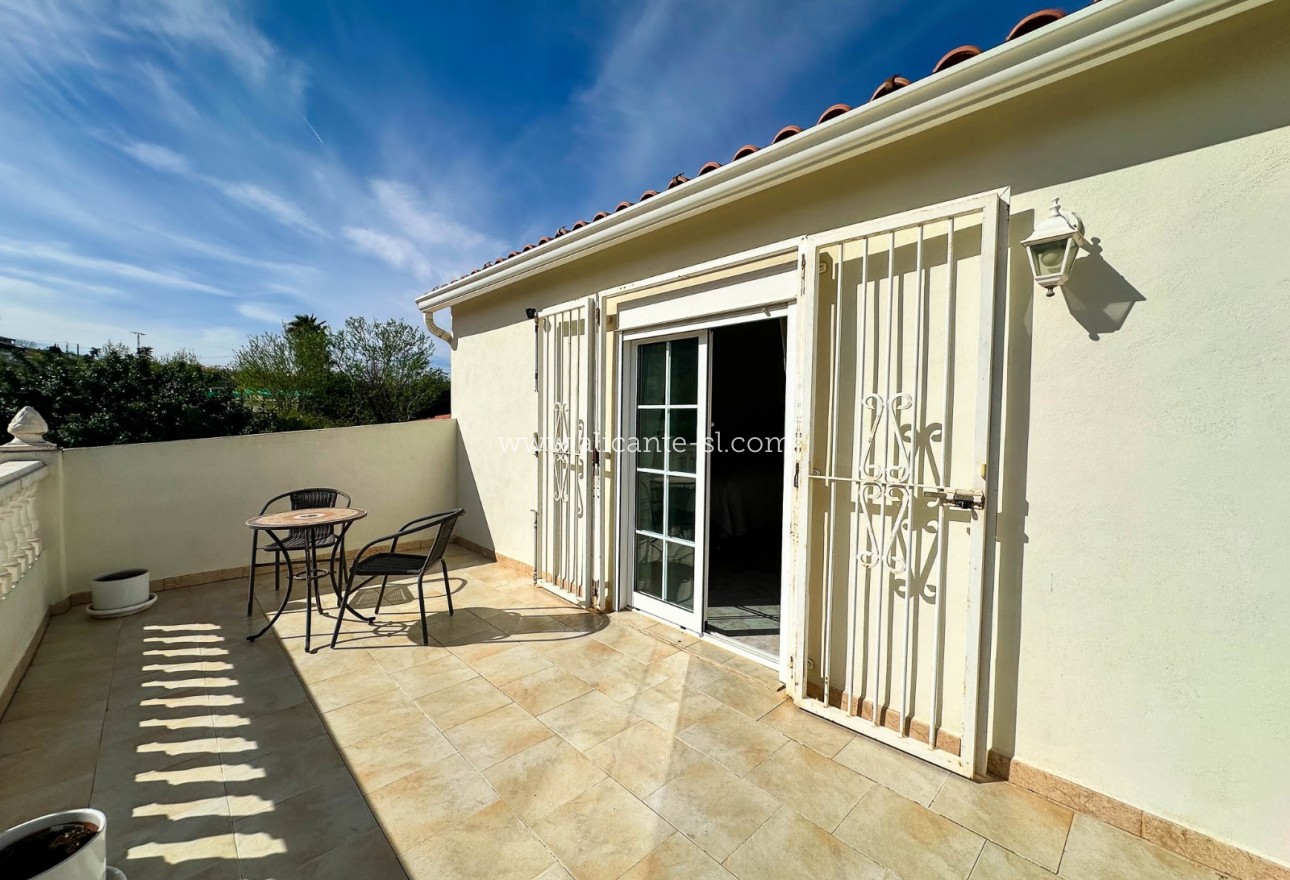 Resale - Villa / Doppelhaushälfte - Hondón de los Fráiles