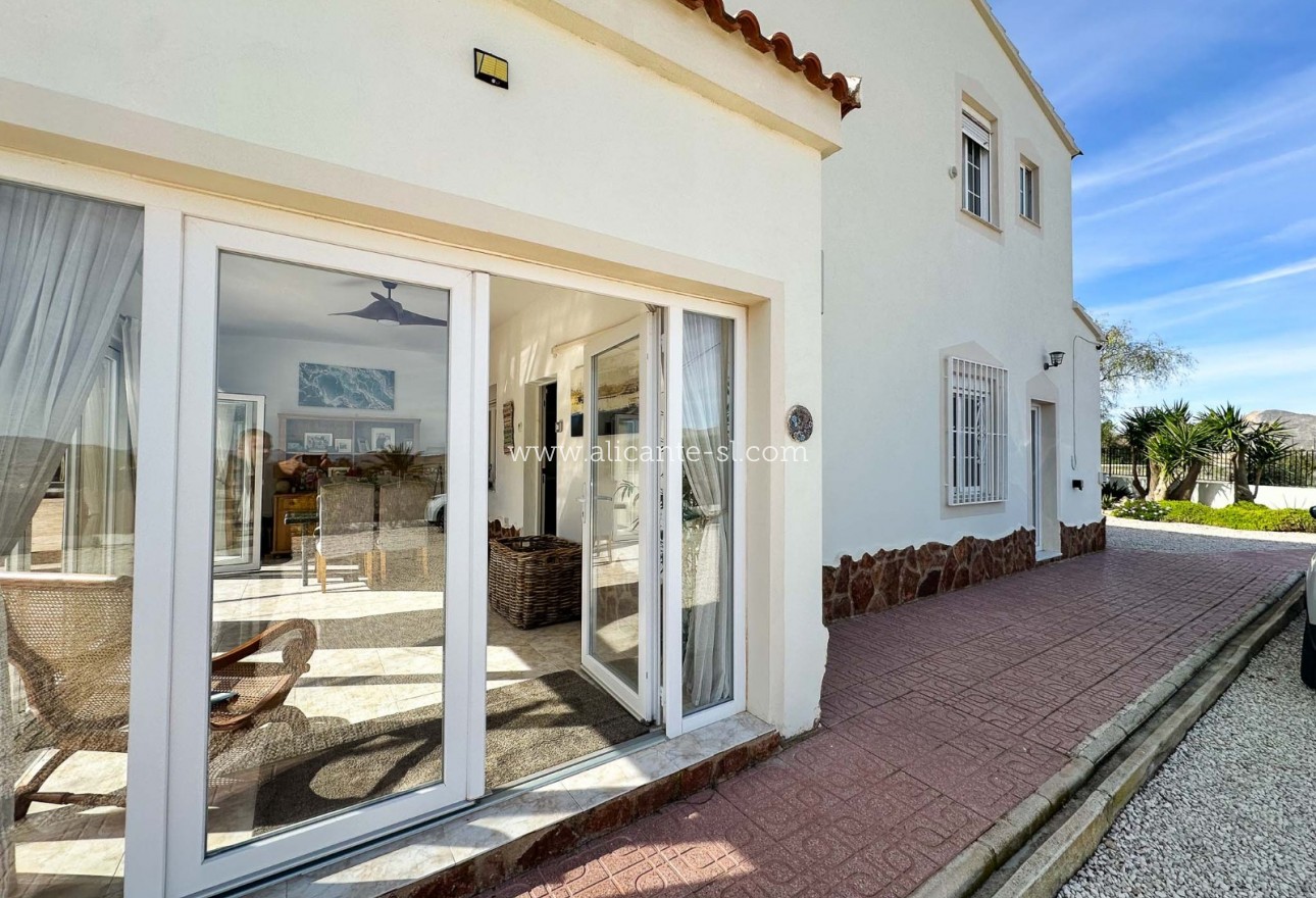 Resale - Villa / Doppelhaushälfte - Hondón de los Fráiles