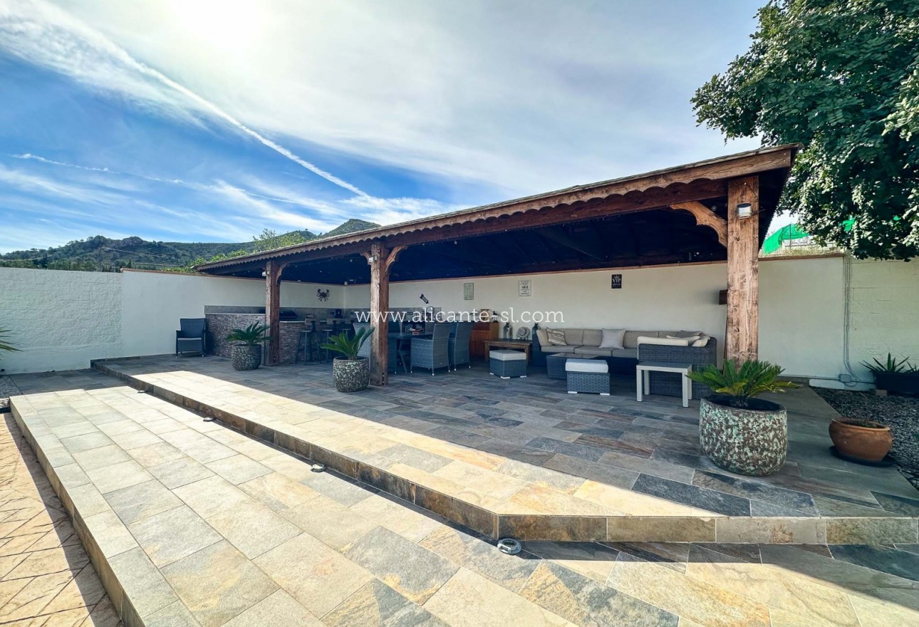 Resale - Villa / Doppelhaushälfte - Hondón de los Fráiles