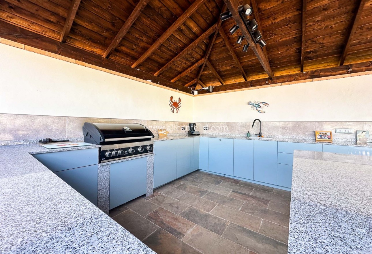 Resale - Villa / Doppelhaushälfte - Hondón de los Fráiles