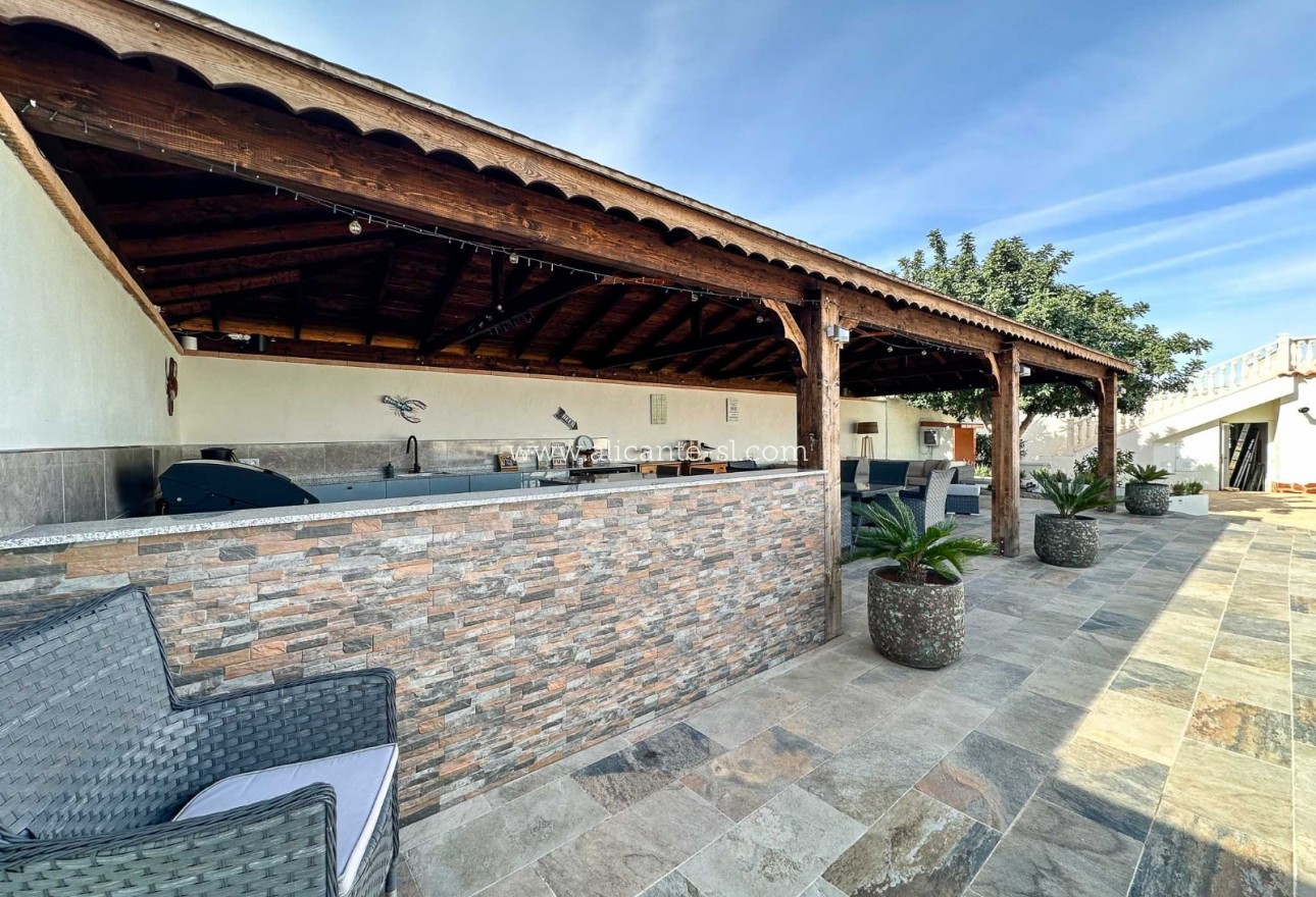 Resale - Villa / Doppelhaushälfte - Hondón de los Fráiles