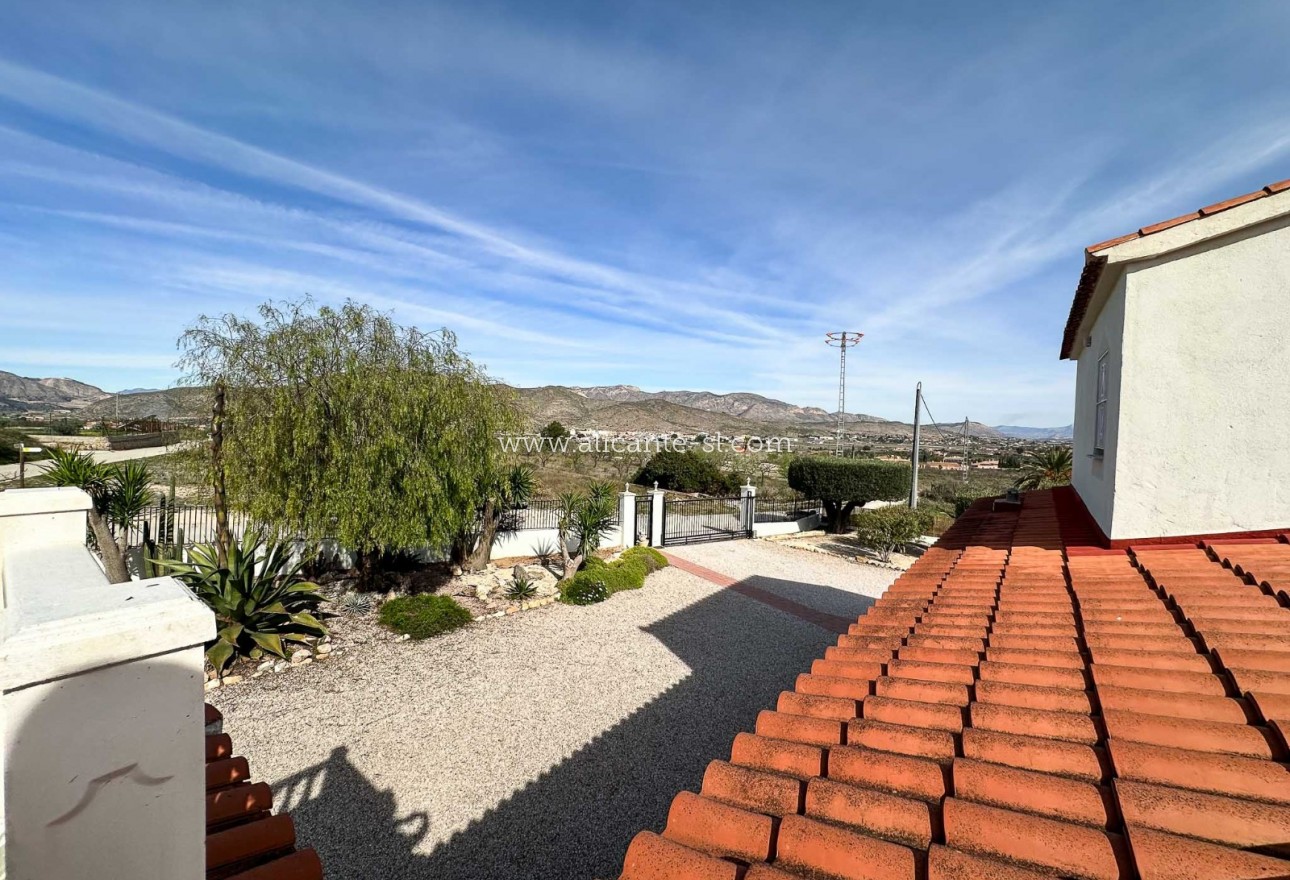 Resale - Villa / Doppelhaushälfte - Hondón de los Fráiles