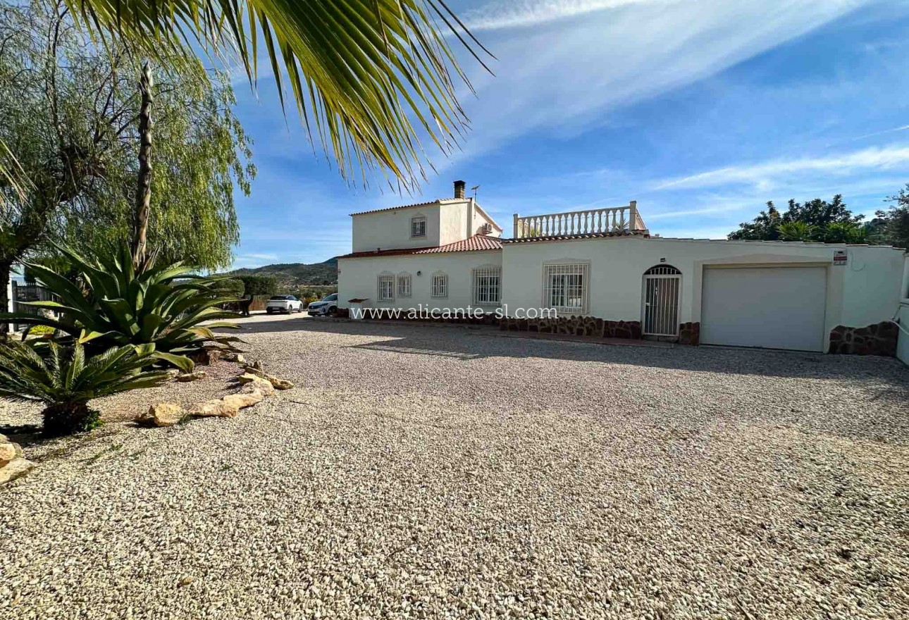 Resale - Villa / Doppelhaushälfte - Hondón de los Fráiles