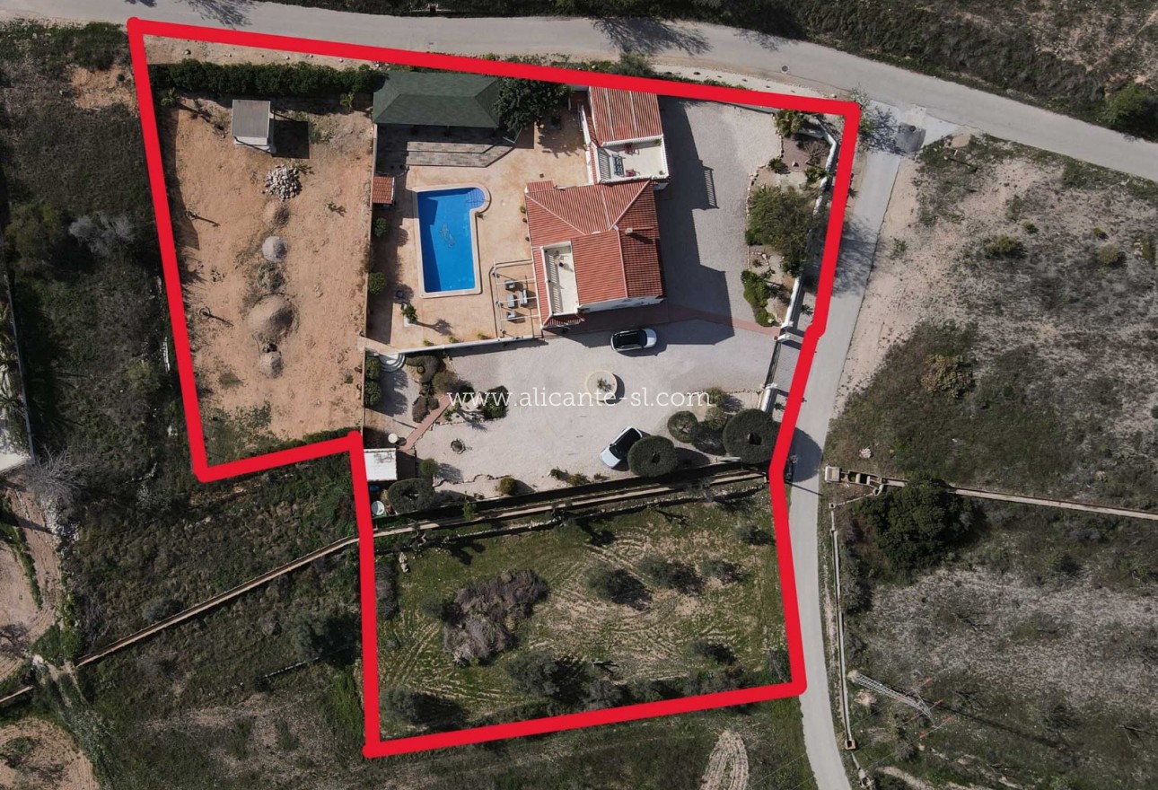 Resale - Villa / Doppelhaushälfte - Hondón de los Fráiles