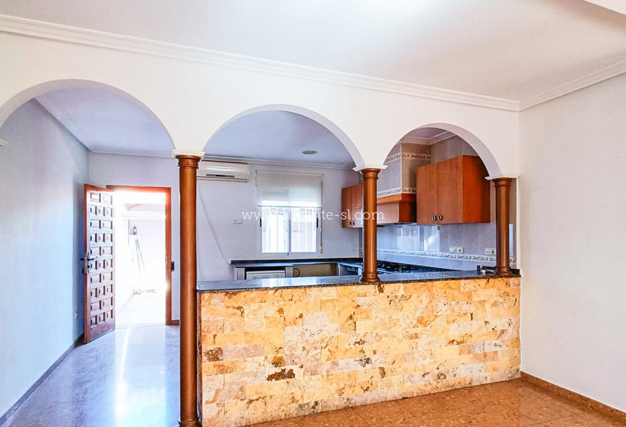 Resale - Villa / Doppelhaushälfte - Hondón de los Fráiles