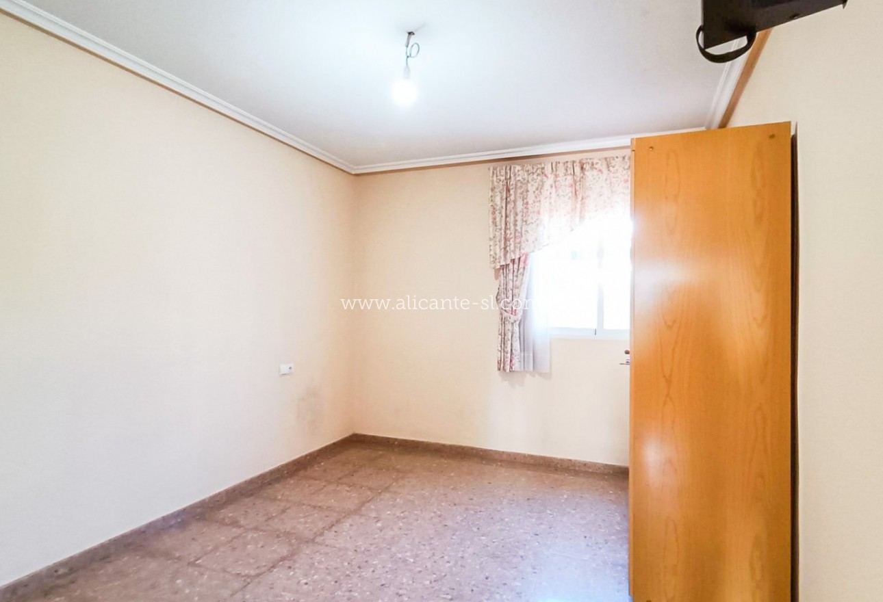 Resale - Villa / Doppelhaushälfte - Hondón de los Fráiles