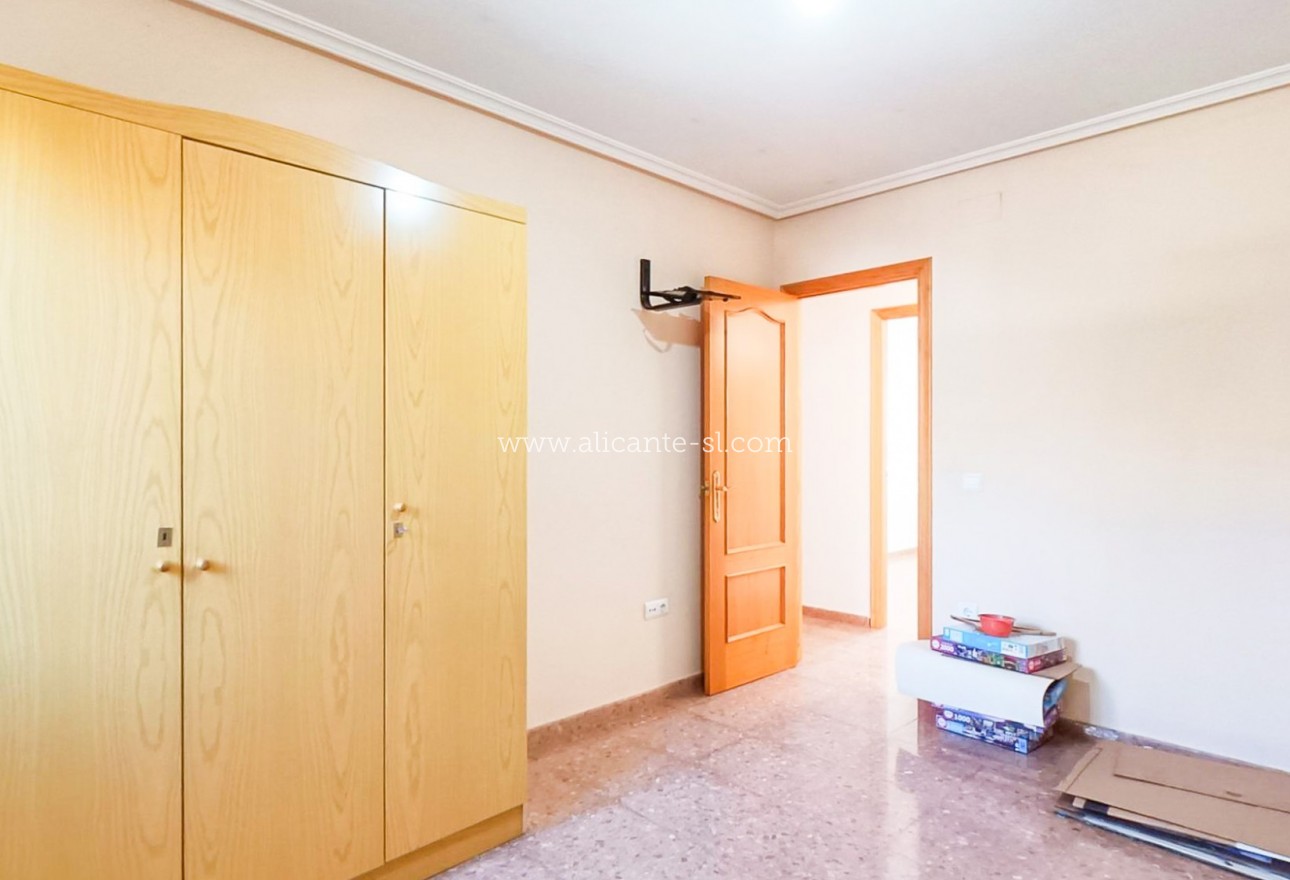 Resale - Villa / Doppelhaushälfte - Hondón de los Fráiles