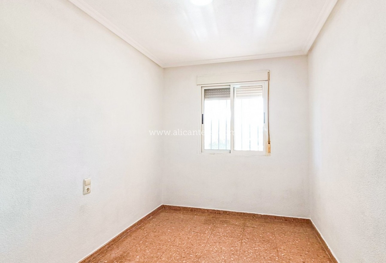 Resale - Villa / Doppelhaushälfte - Hondón de los Fráiles