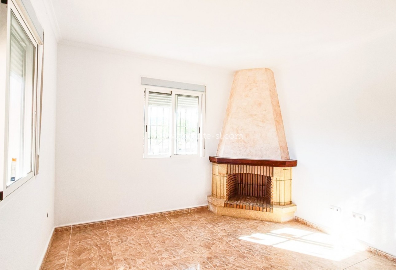 Resale - Villa / Doppelhaushälfte - Hondón de los Fráiles