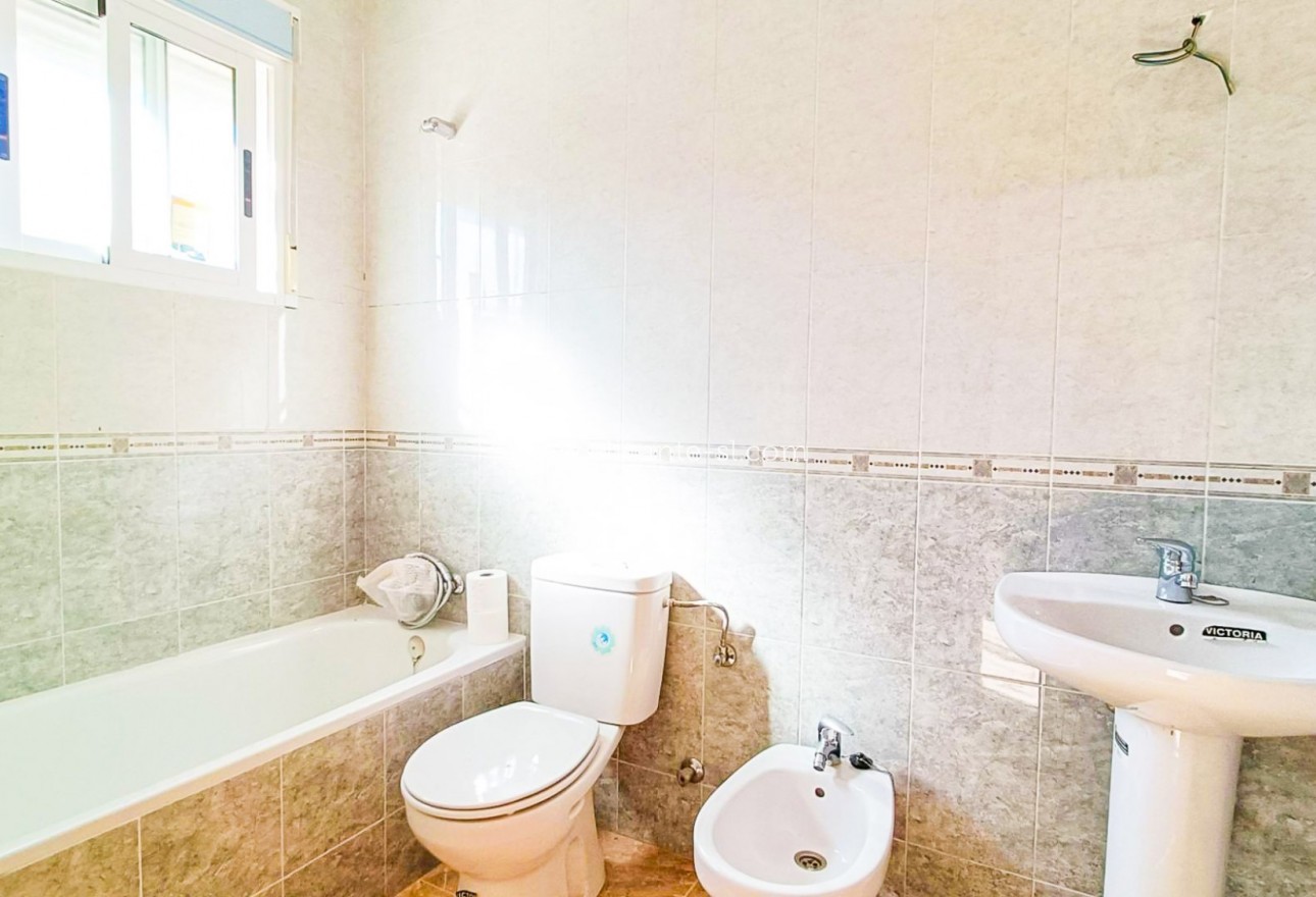 Resale - Villa / Doppelhaushälfte - Hondón de los Fráiles