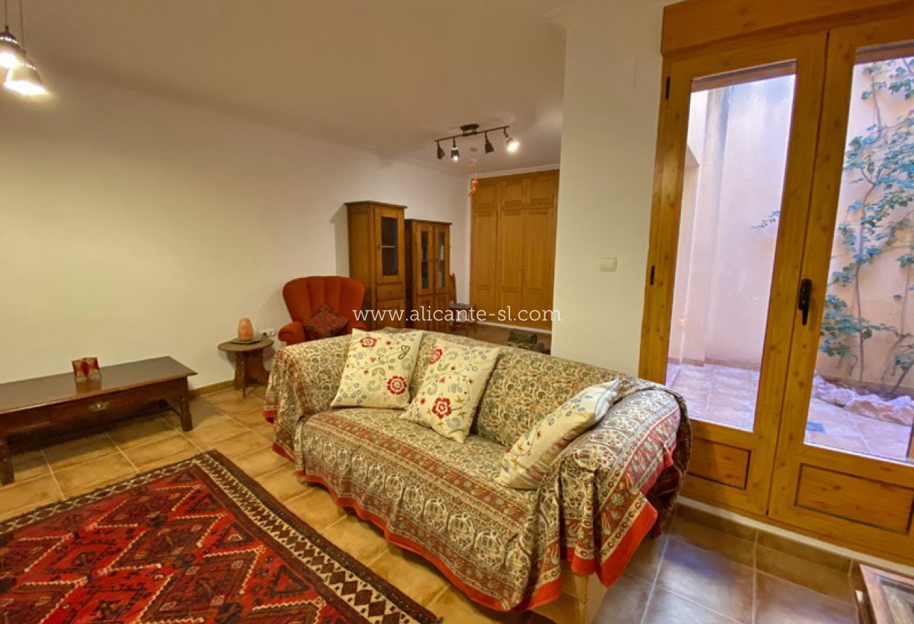 Resale - Villa / Doppelhaushälfte - La Romana