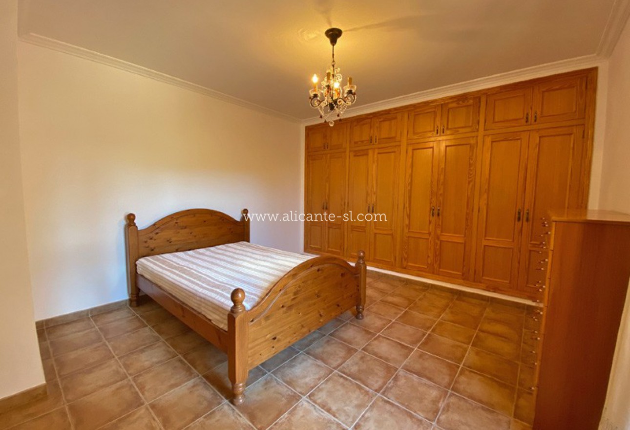 Resale - Villa / Doppelhaushälfte - La Romana