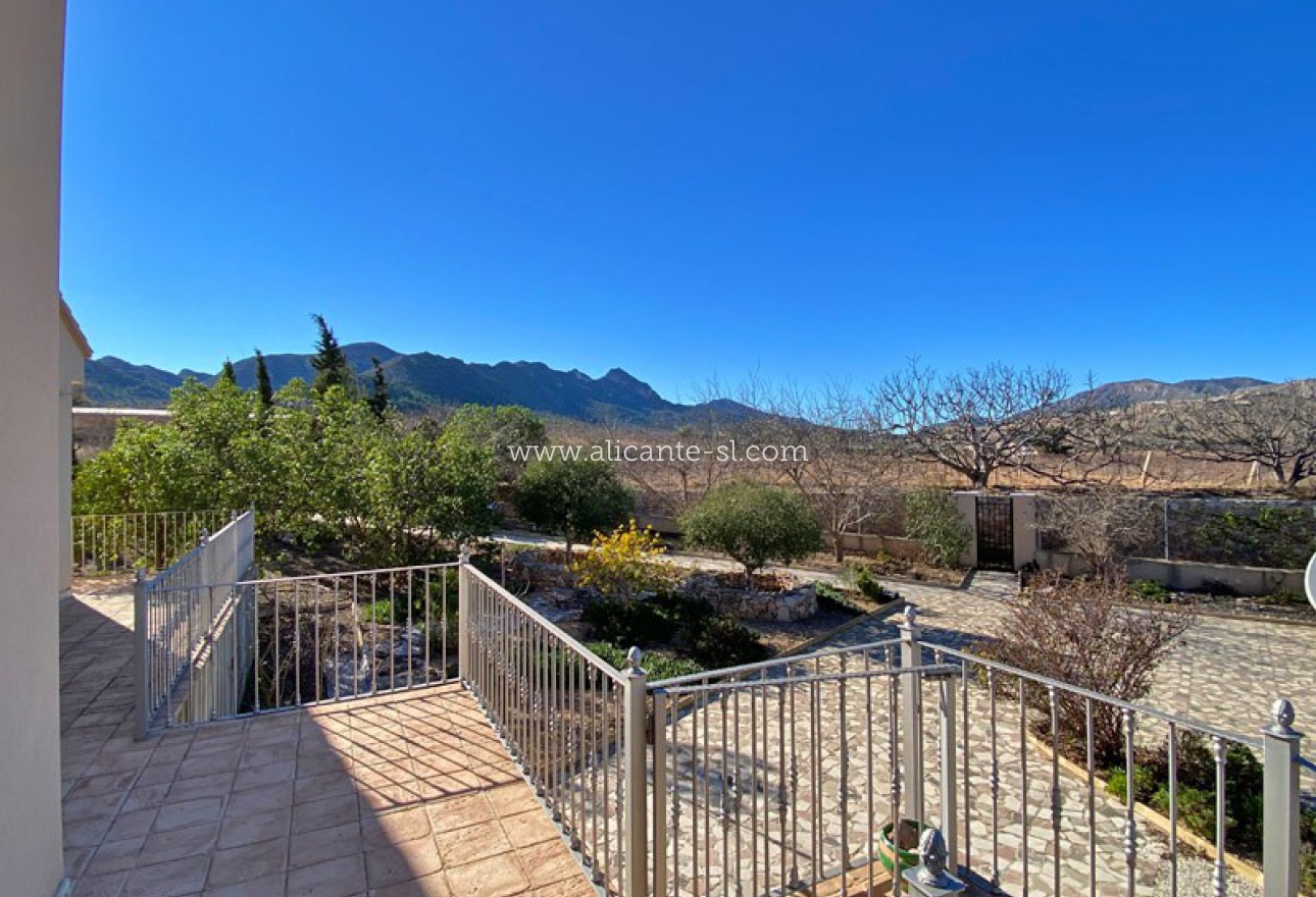 Resale - Villa / Doppelhaushälfte - La Romana