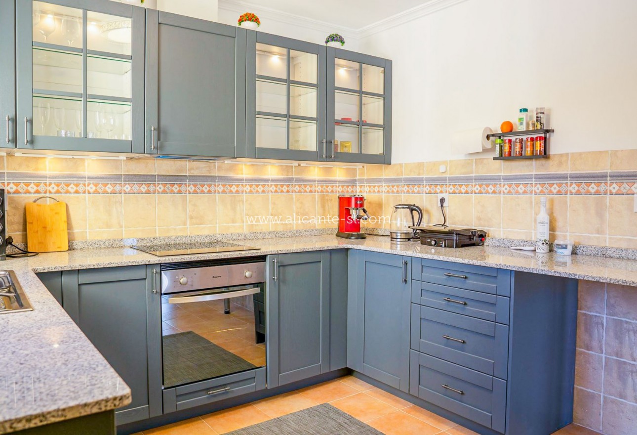 Resale - Villa / Doppelhaushälfte - La Romana