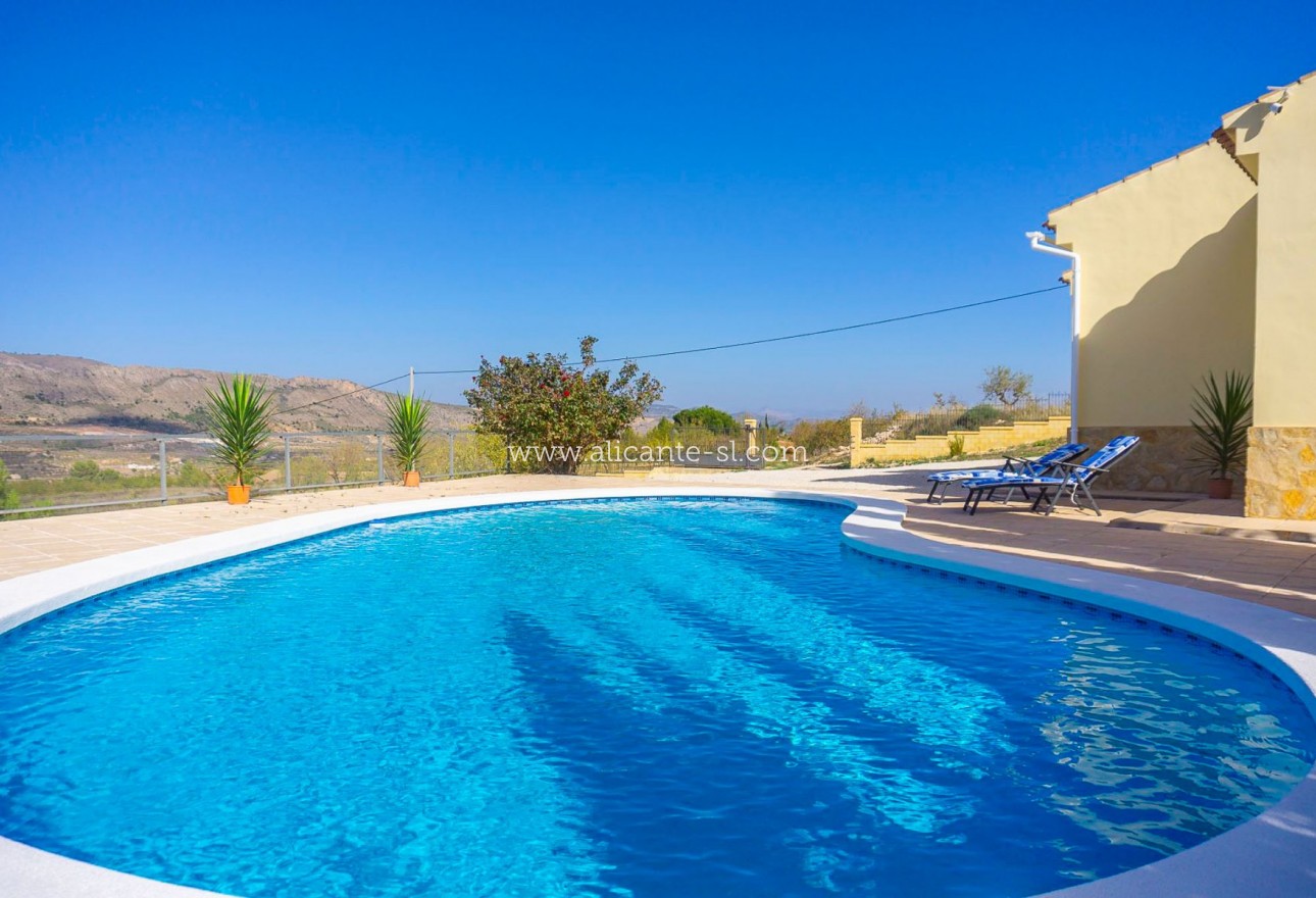 Resale - Villa / Doppelhaushälfte - La Romana