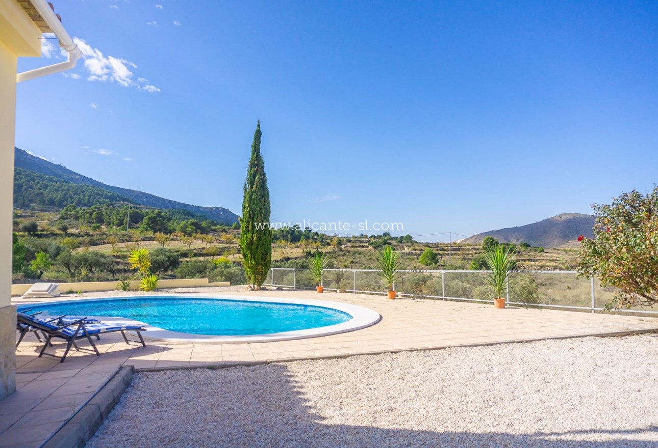 Resale - Villa / Doppelhaushälfte - La Romana