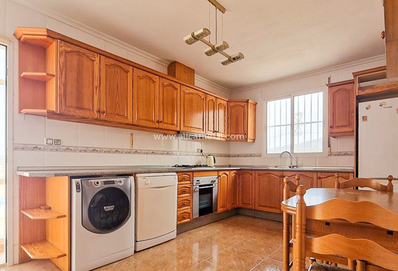 Resale - Villa / Doppelhaushälfte - La Romana