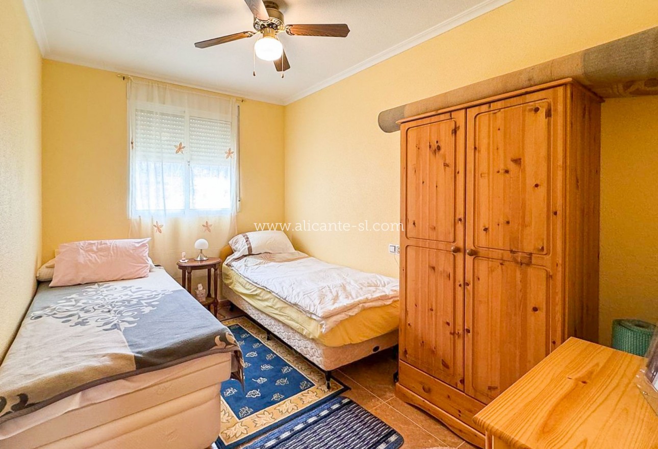 Resale - Villa / Doppelhaushälfte - La Romana