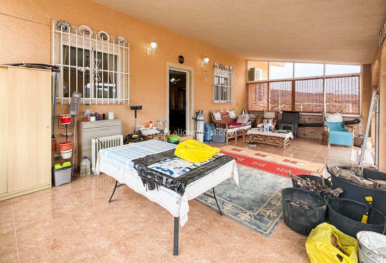 Resale - Villa / Doppelhaushälfte - La Romana