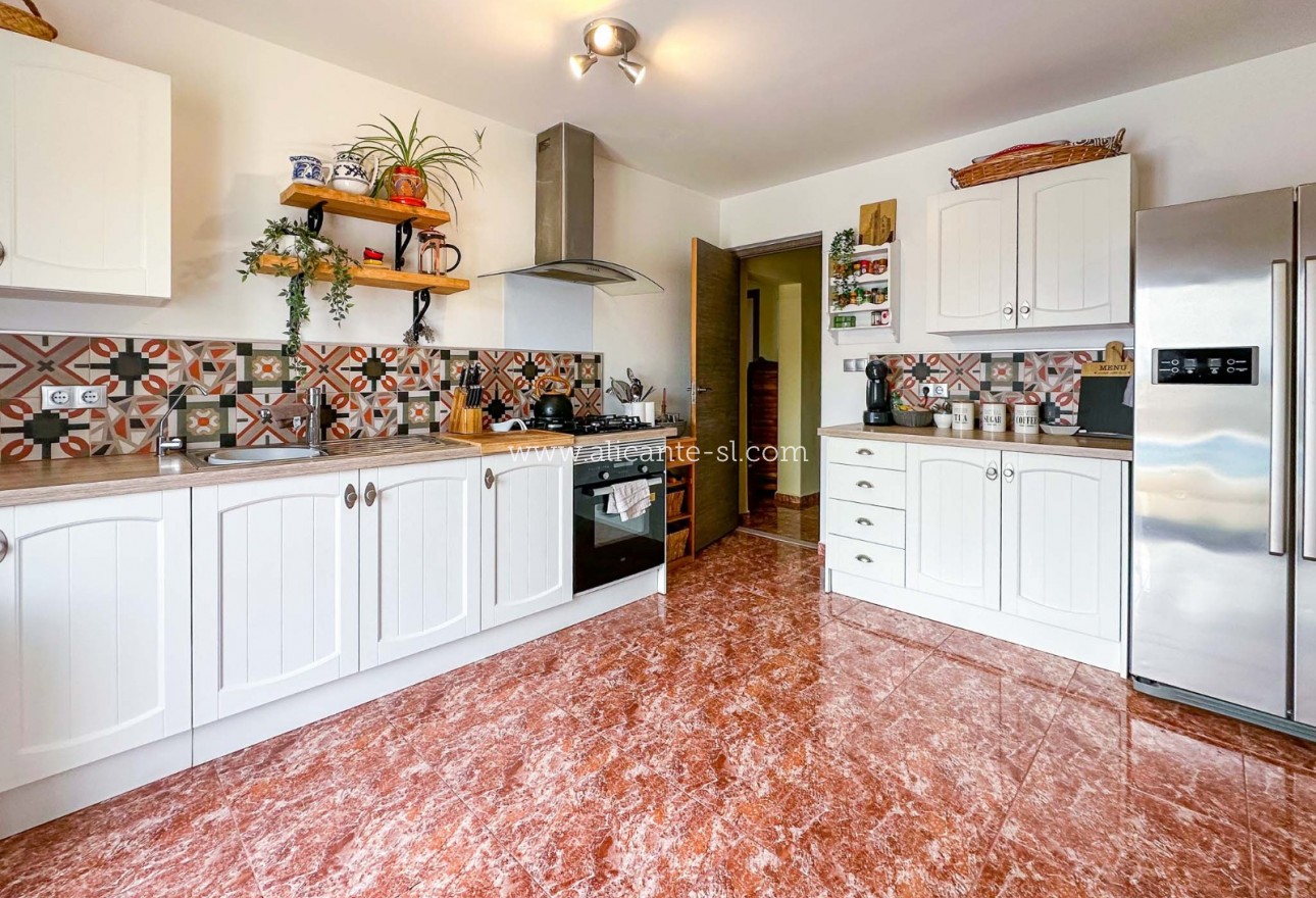 Resale - Villa / Doppelhaushälfte - La Romana