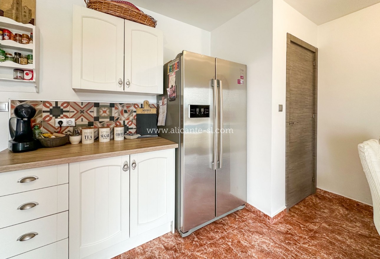 Resale - Villa / Doppelhaushälfte - La Romana