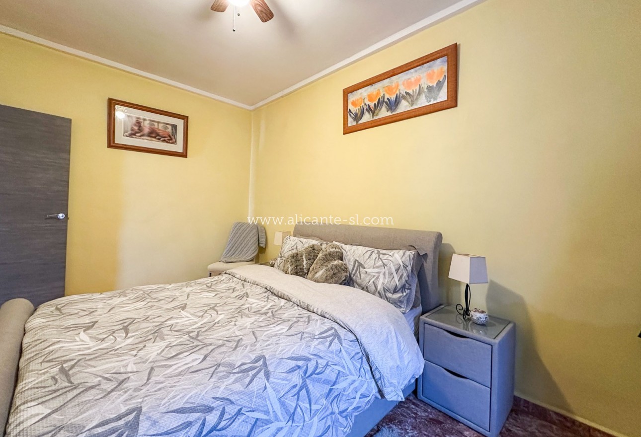 Resale - Villa / Doppelhaushälfte - La Romana