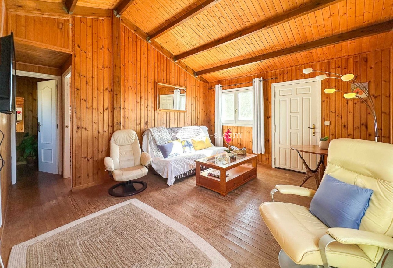 Resale - Villa / Doppelhaushälfte - La Romana