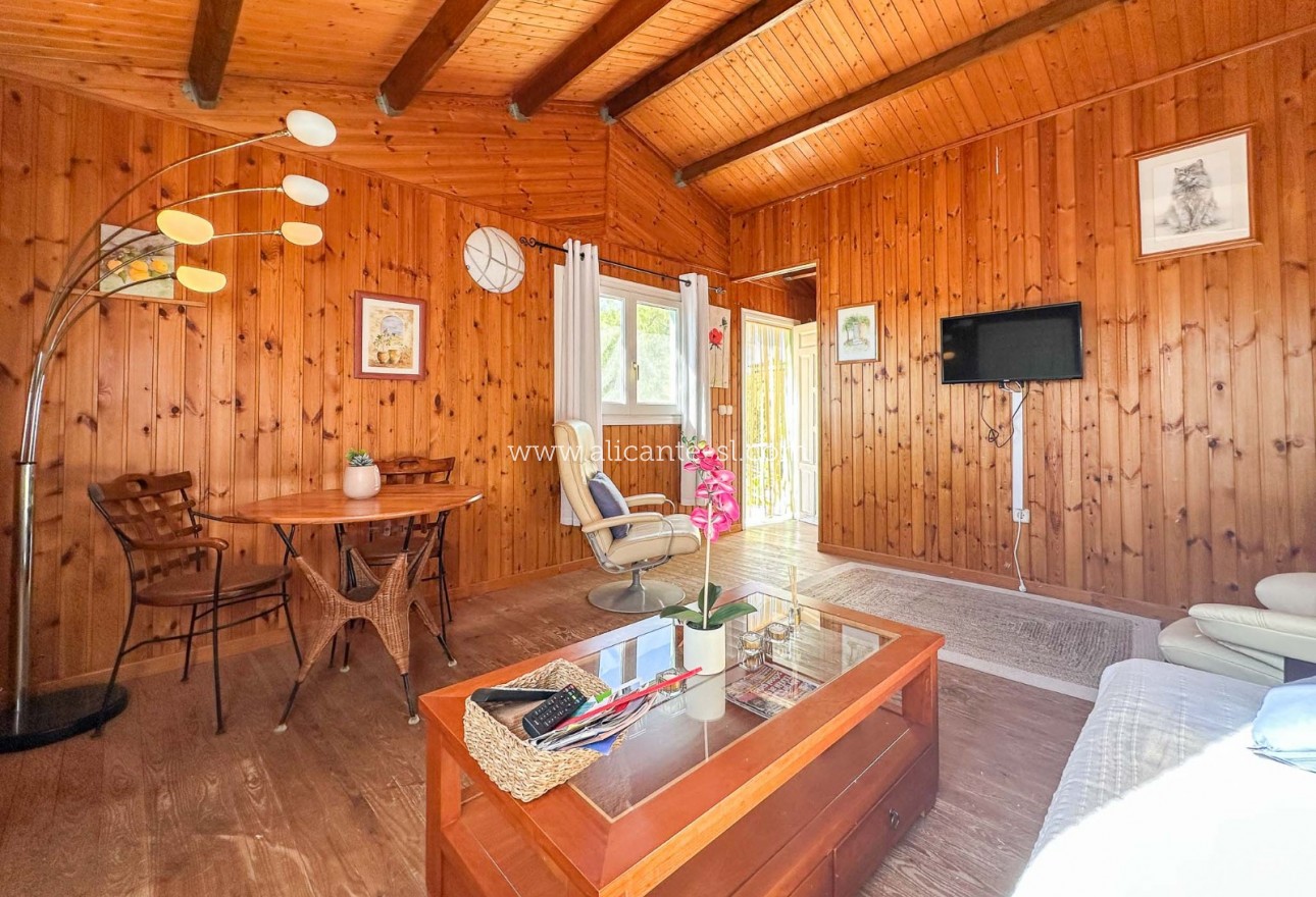 Resale - Villa / Doppelhaushälfte - La Romana