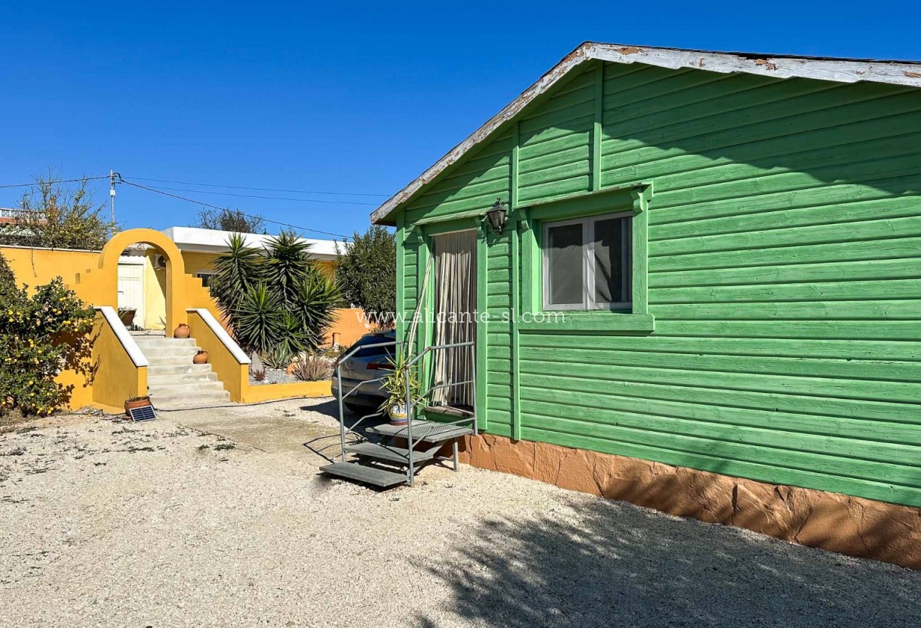 Resale - Villa / Doppelhaushälfte - La Romana