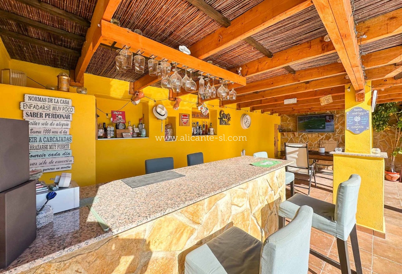 Resale - Villa / Doppelhaushälfte - La Romana