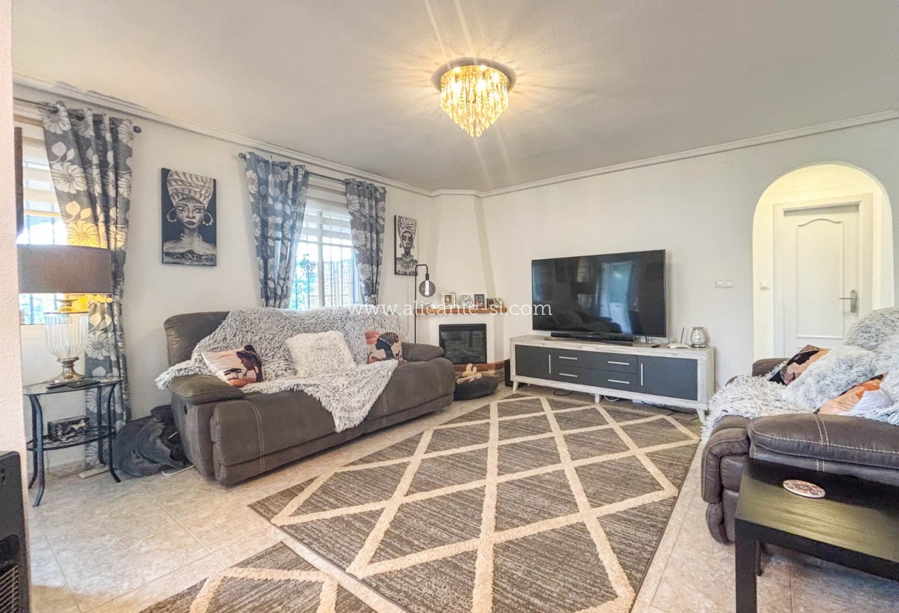 Resale - Villa / Doppelhaushälfte - Monforte del Cid