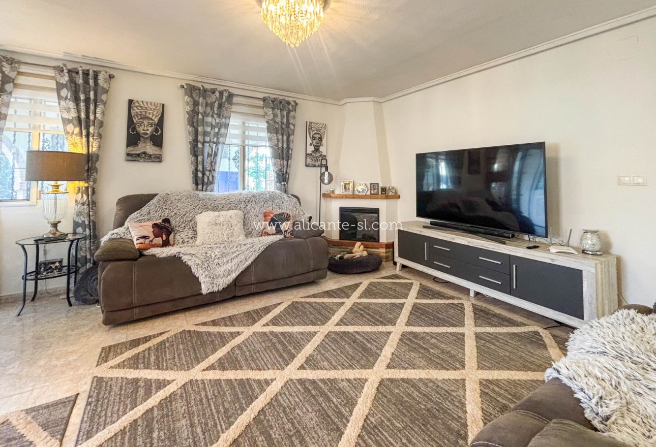 Resale - Villa / Doppelhaushälfte - Monforte del Cid