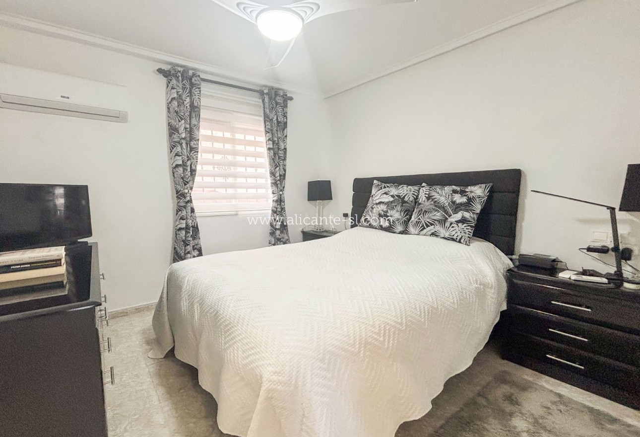 Resale - Villa / Doppelhaushälfte - Monforte del Cid