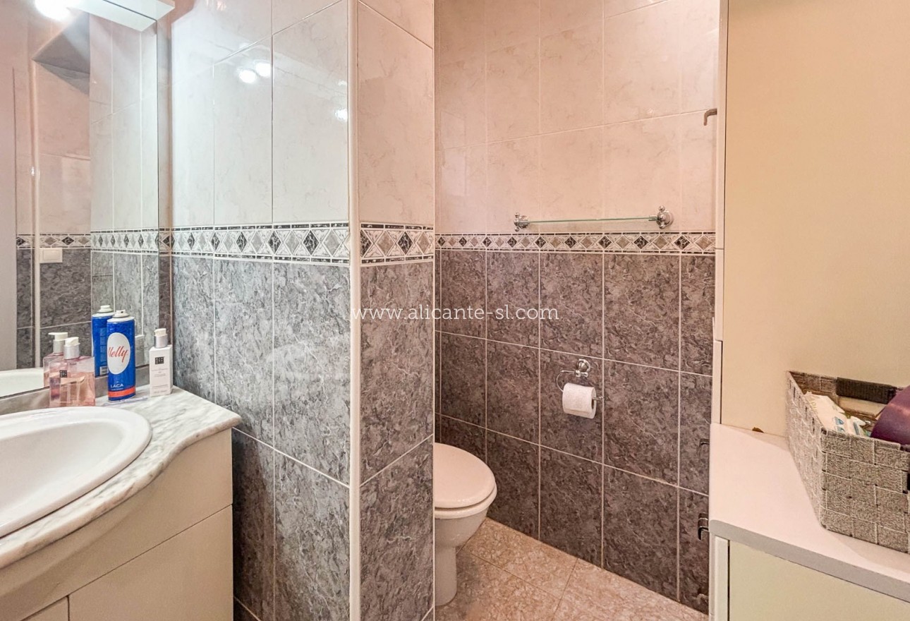 Resale - Villa / Doppelhaushälfte - Monforte del Cid