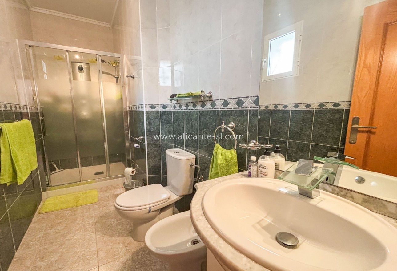 Resale - Villa / Doppelhaushälfte - Monforte del Cid