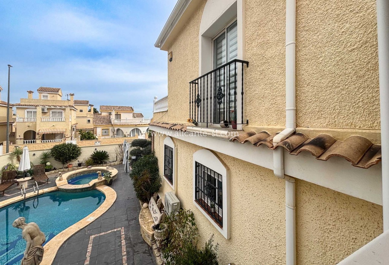 Resale - Villa / Doppelhaushälfte - Monforte del Cid