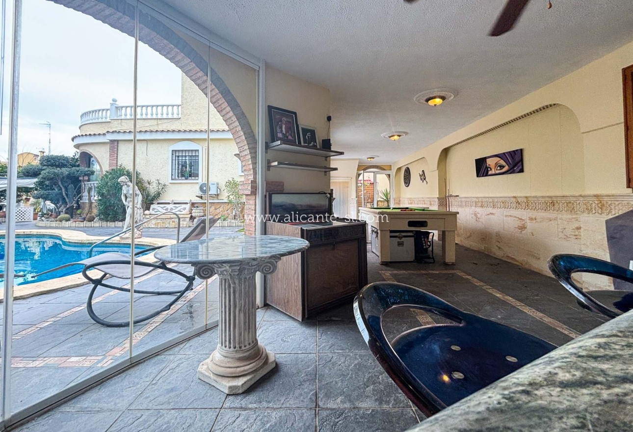 Resale - Villa / Doppelhaushälfte - Monforte del Cid