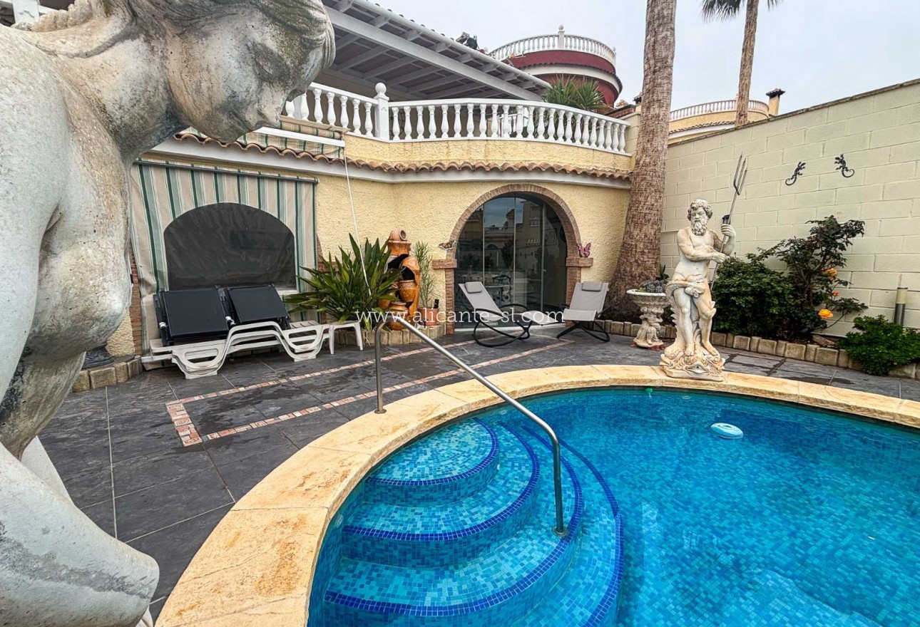 Resale - Villa / Doppelhaushälfte - Monforte del Cid