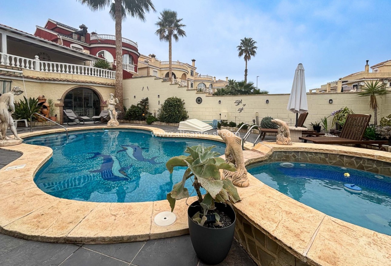 Resale - Villa / Doppelhaushälfte - Monforte del Cid