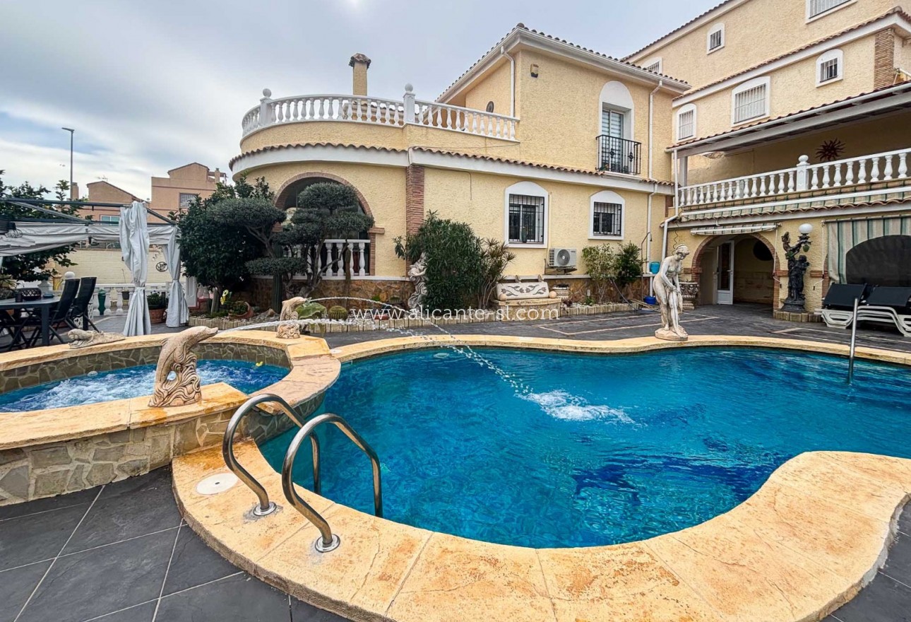 Resale - Villa / Doppelhaushälfte - Monforte del Cid