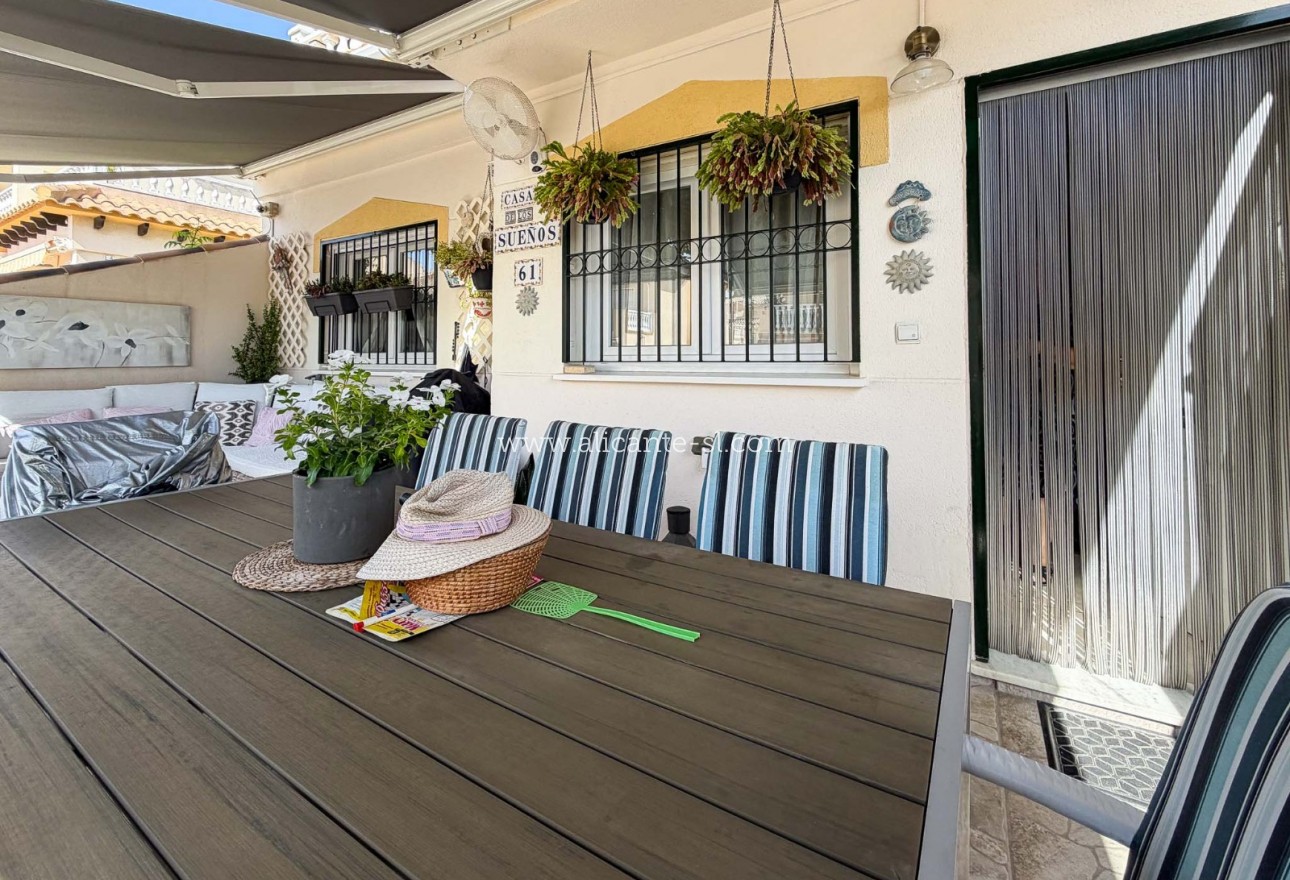 Resale - Villa / Doppelhaushälfte - Orihuela Costa - Los Altos