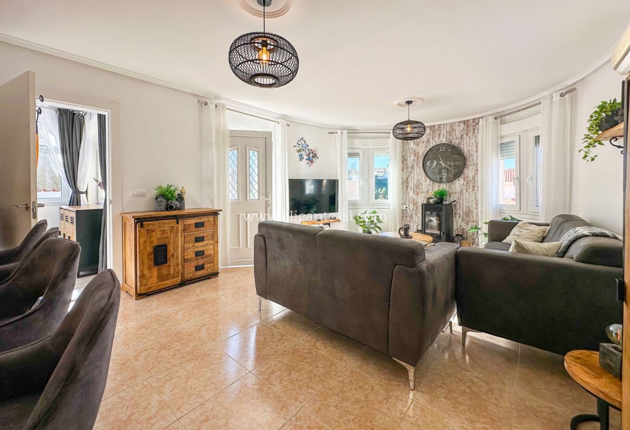 Resale - Villa / Doppelhaushälfte - Rojales - Ciudad Quesada