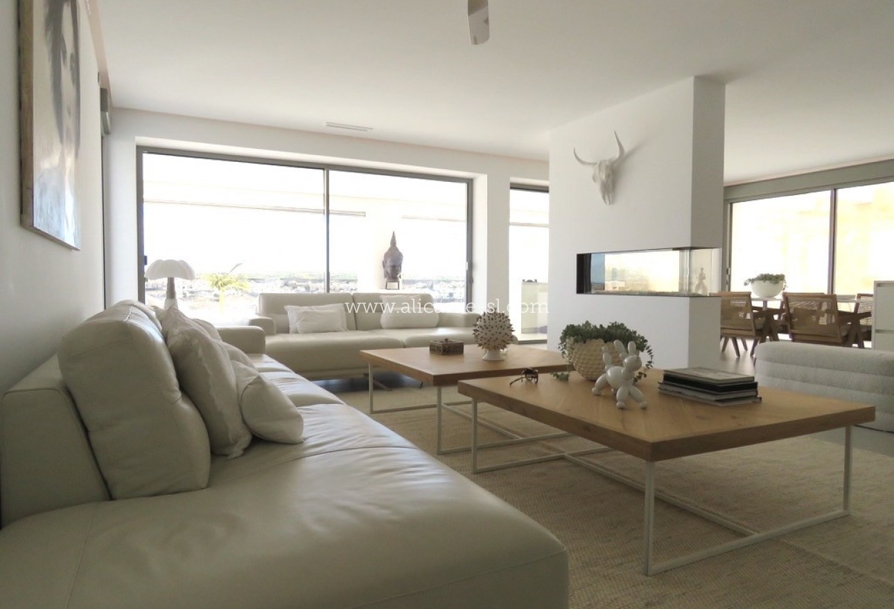 Resale - Villa / Doppelhaushälfte - Rojales - Ciudad Quesada