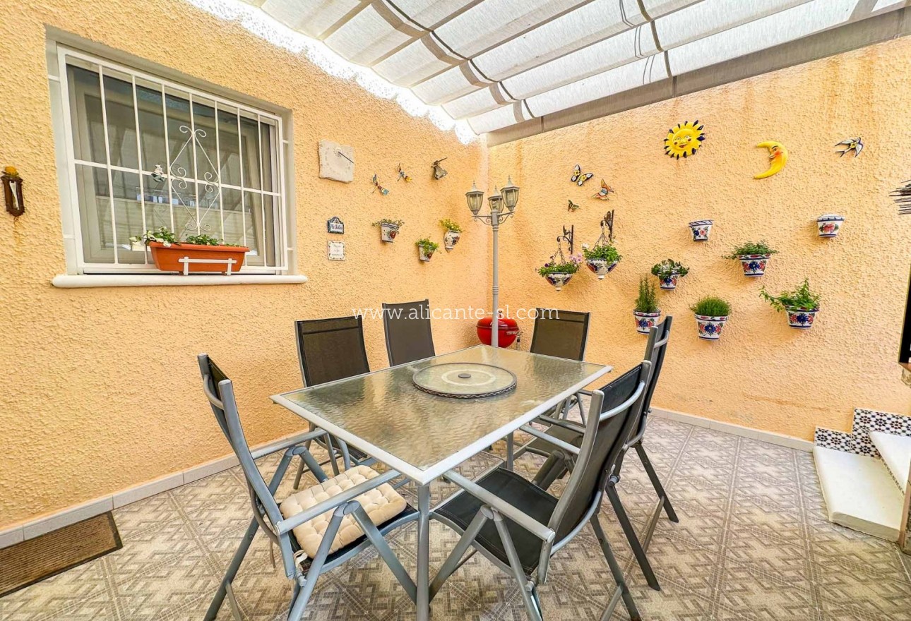 Resale - Villa / Doppelhaushälfte - Rojales - Ciudad Quesada