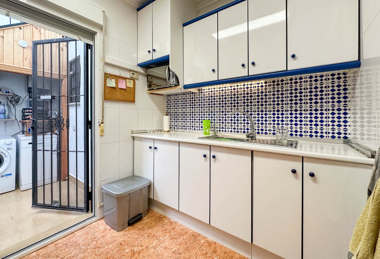 Resale - Villa / Doppelhaushälfte - San Fulgencio - La Marina Urb