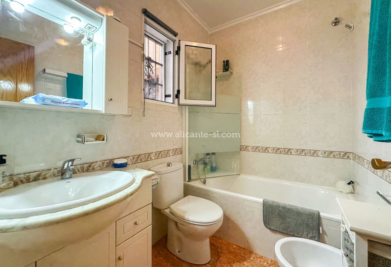 Resale - Villa / Doppelhaushälfte - San Fulgencio - La Marina Urb