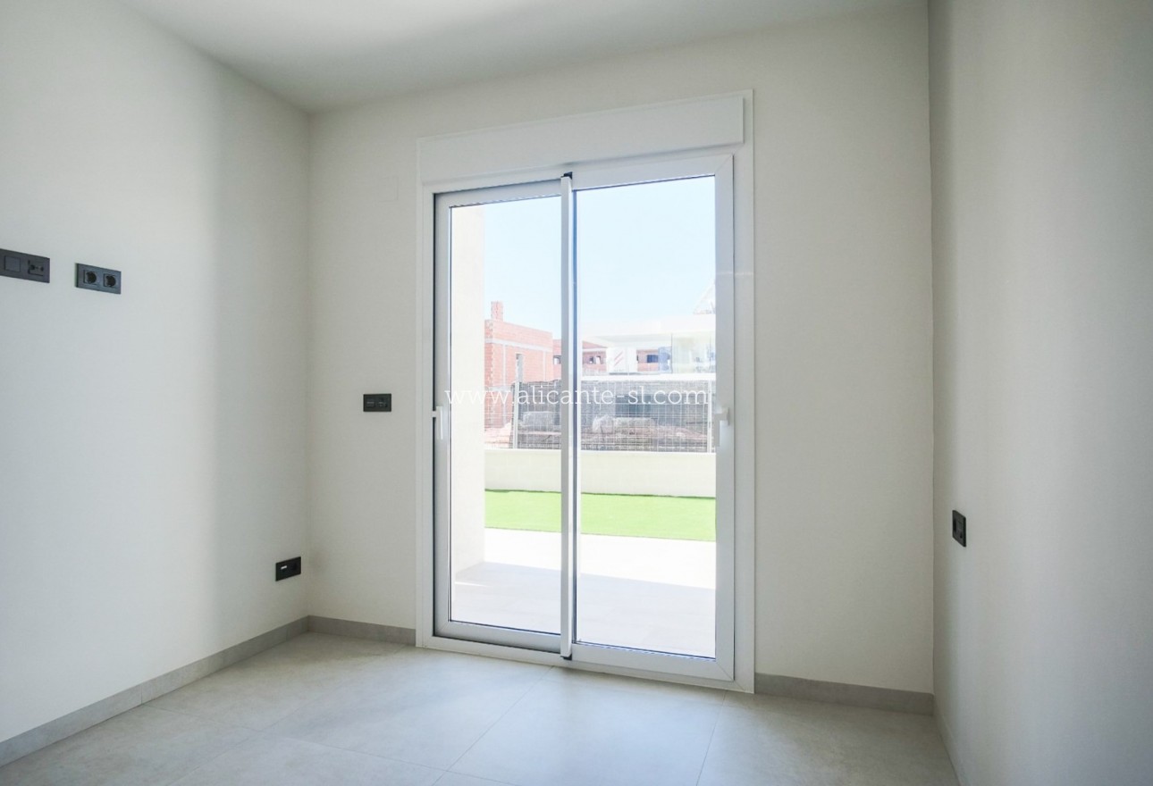 Resale - Wohnung - Guardamar del Segura - Urbanizaciones