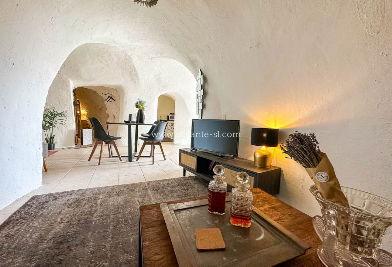 Resale - Wohnung - Hondón de las Nieves